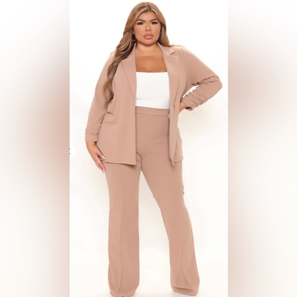 NWT Fashion Nova Victoria High Waisted Dress Pants / Slacks Size 1X - Taupe
